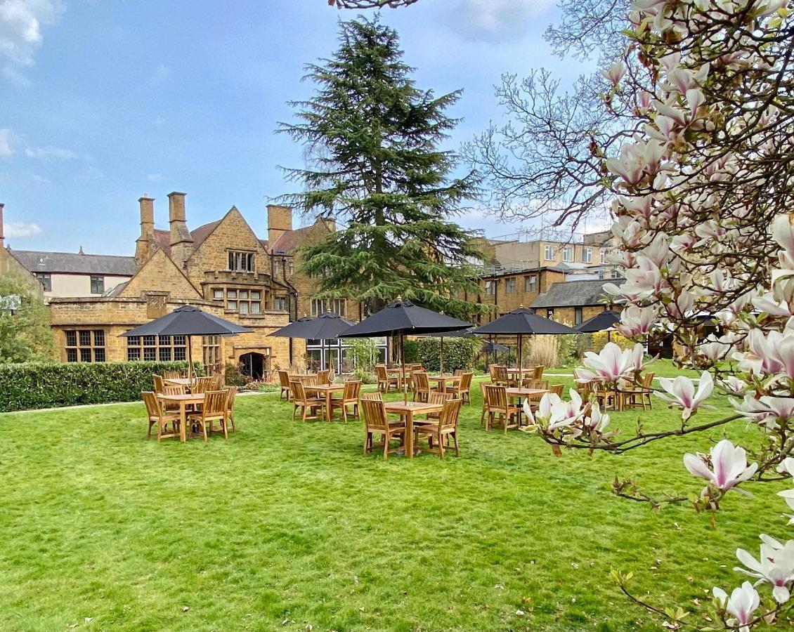 Hotel Whately Hall 3*