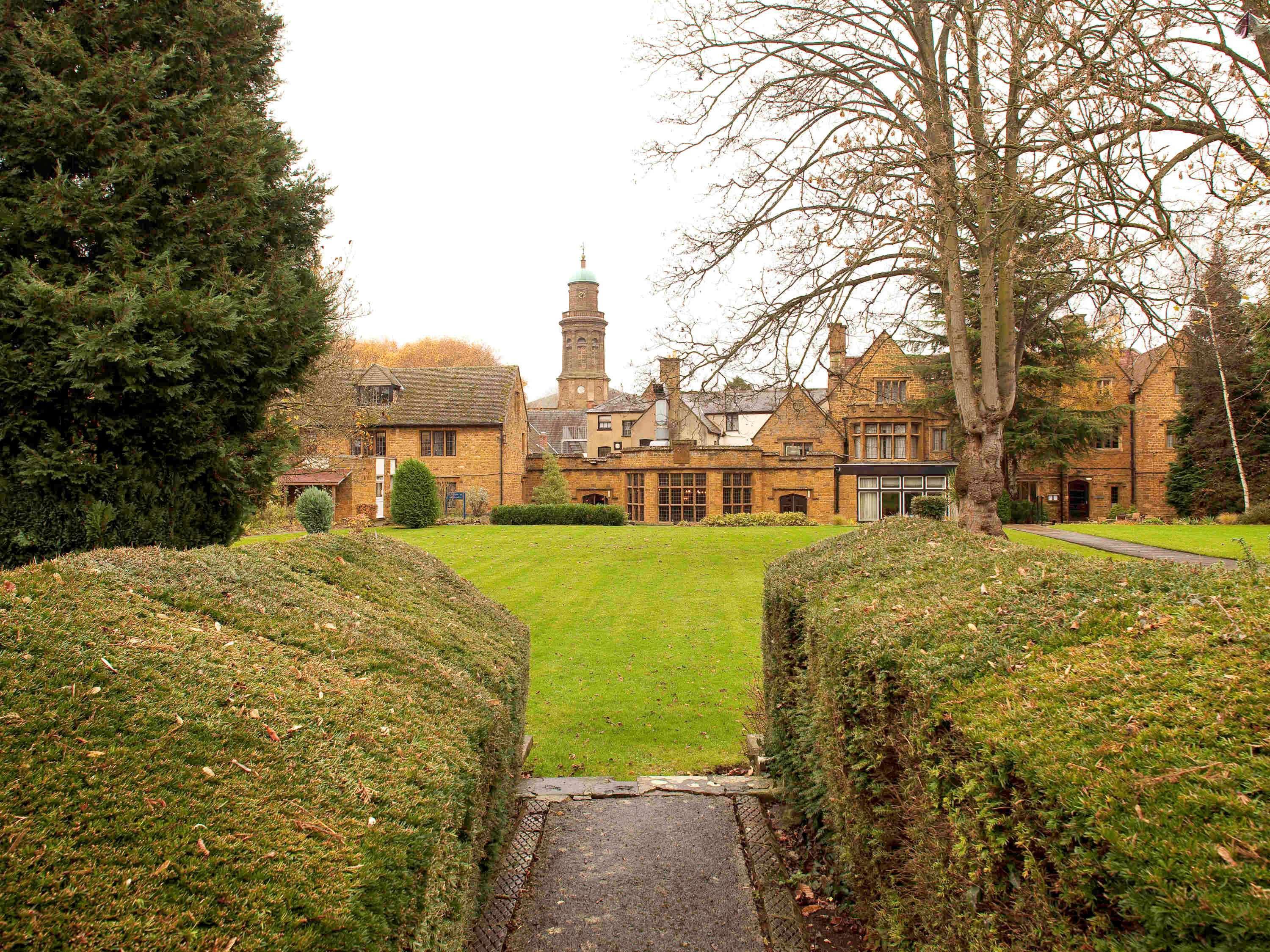Hotel Whately Hall